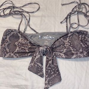 Frankie’s Bikinis Top Snake Print